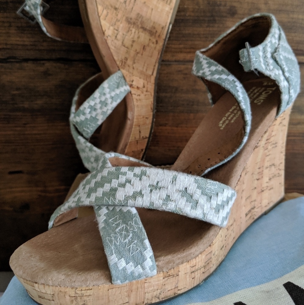 Tom's Wedges
